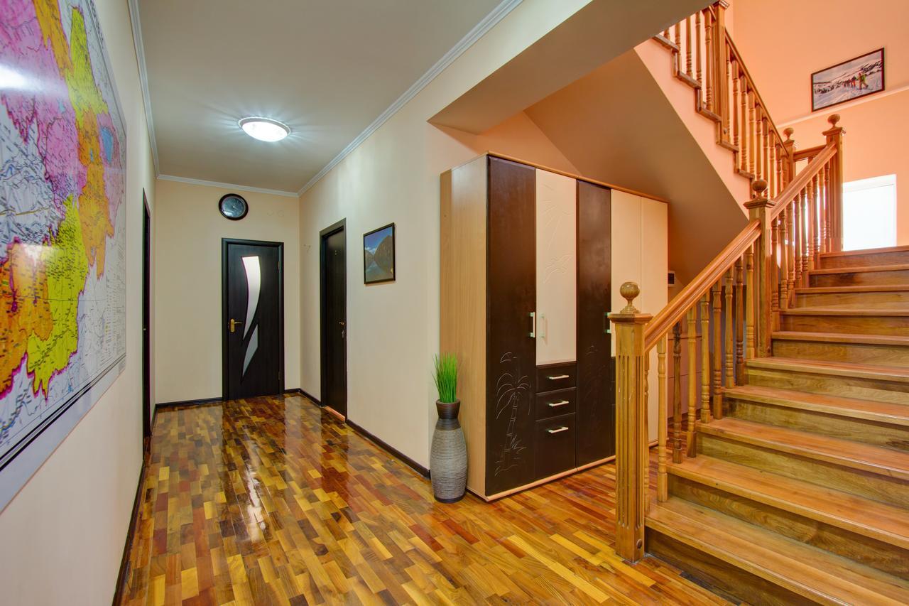 Centre Hostel Μπισκέκ Εξωτερικό φωτογραφία
