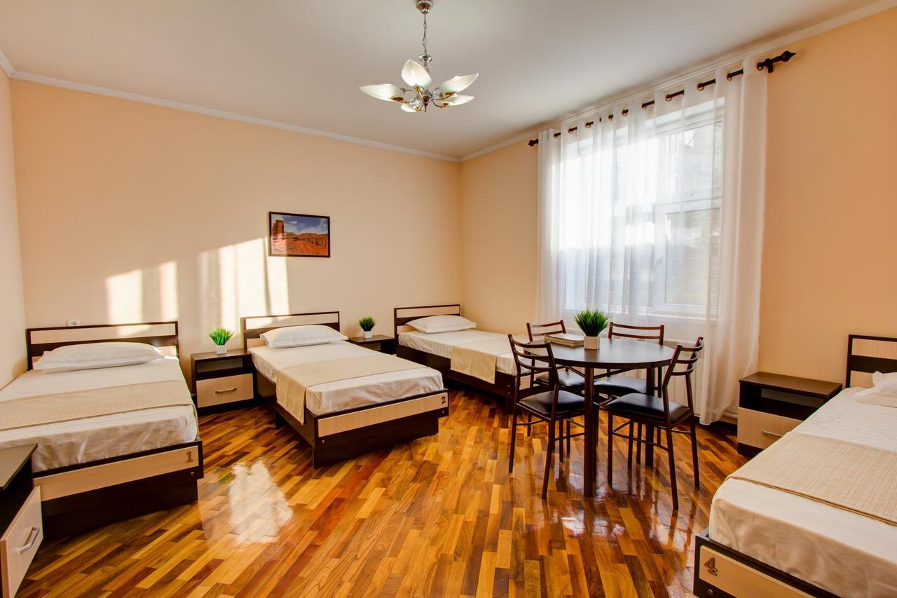Centre Hostel Μπισκέκ Εξωτερικό φωτογραφία